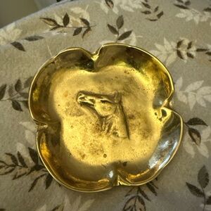 Virginia Metal Crafters brass four leaf clover horse ashtray #8